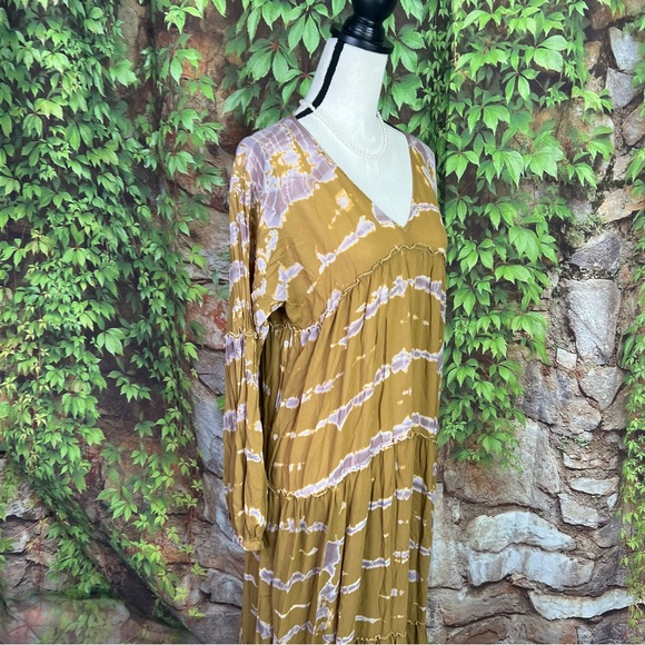 YOUNG, FABULOUS, AND BROKE Gold Batik Maxi Dress, S - Picture 9 of 10